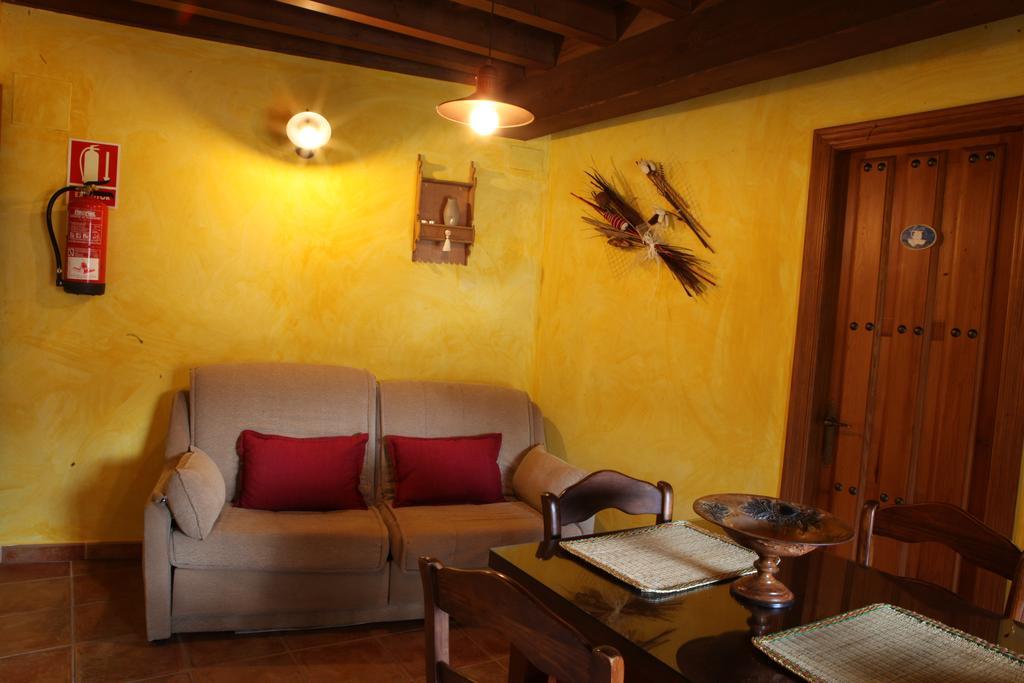 Apartamentos Rurales La Solana 로블딜로드가타 외부 사진